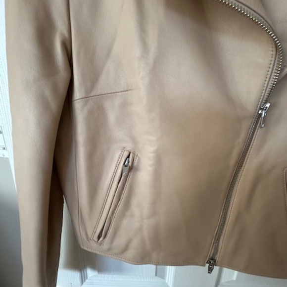 Women's Tan Leather Jacket - Picture 4 of 10